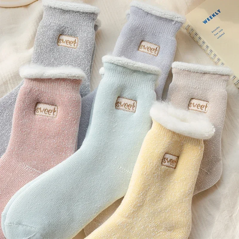 Calzini da donna in lana di cashmere addensata invernale Calzini lunghi termici tinta unita Lady Girls Calzini casual a tubo medio in cotone caldo Sox