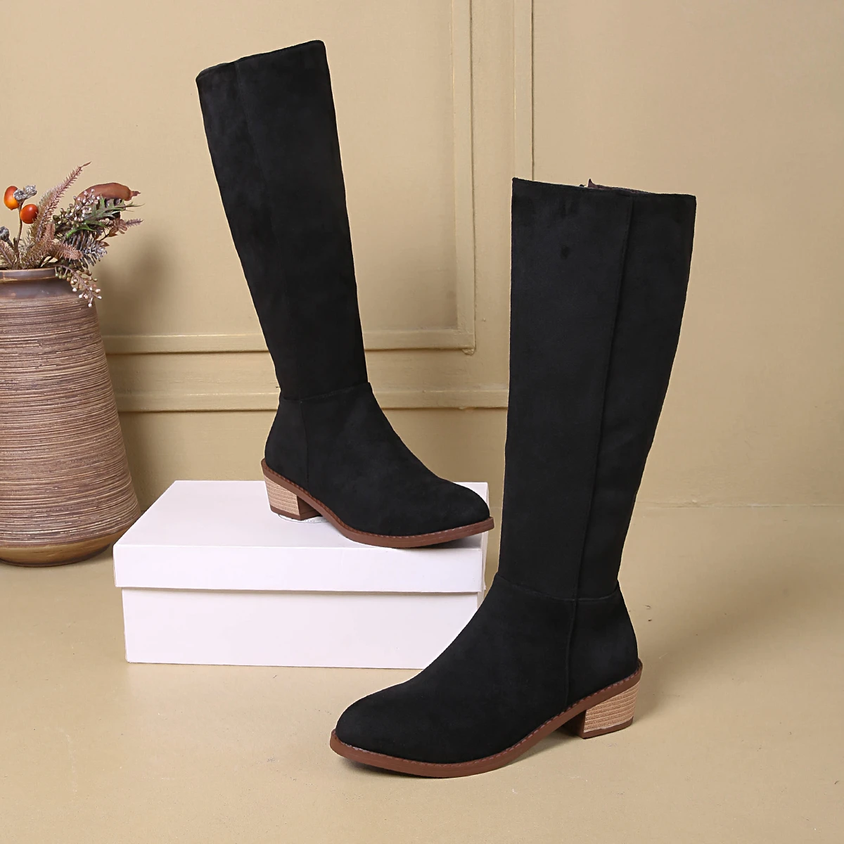 

Women's Fashion High Boots Large Size New Square Heel Side Zipper Commuter Straight Snow Boots Comfortable Fashion Boots