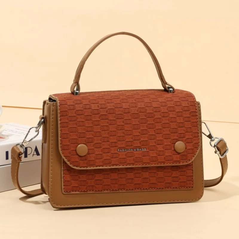 

Vintage Kiss Lock Evening Clutch For Women Designer Elegant Leather Bag Retro Charm Timeless Appeal
