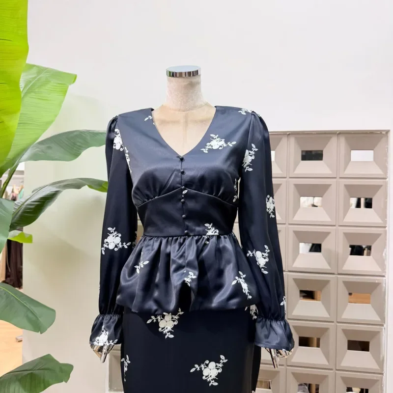 2026 Autumn Women 2-piece Floral Set Elegant V-Neck Bubble Sleeve Flower Rim Top  Mermaid Medium Dress Satin Print Party Package