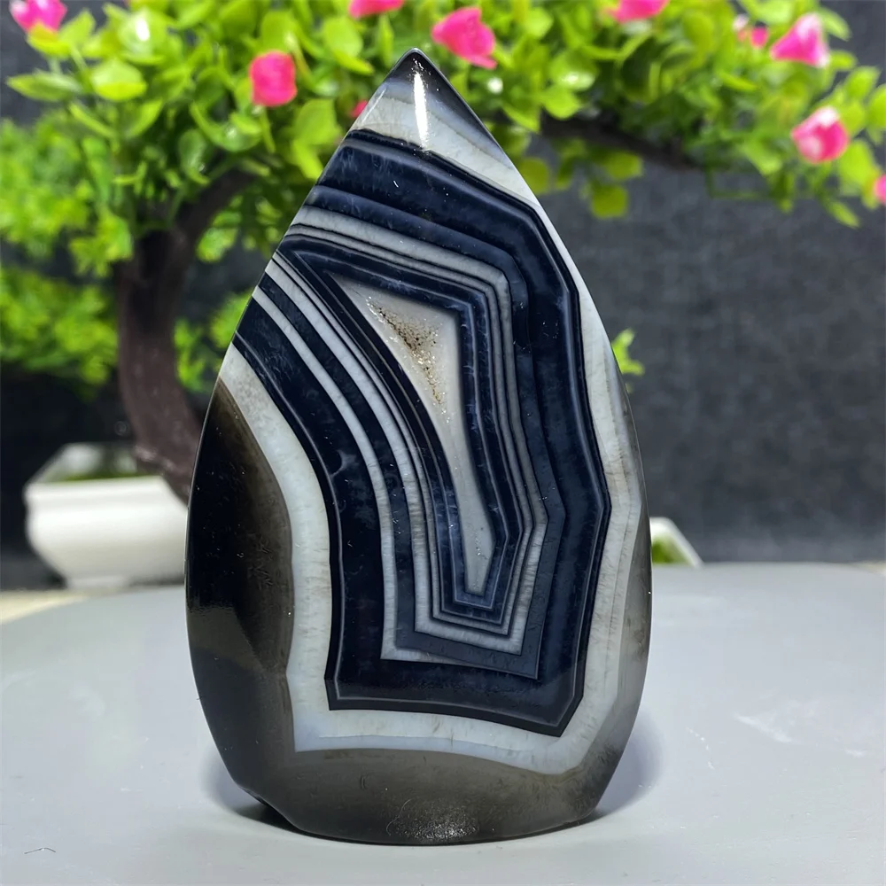 

Black Striped Agate Stone Free Form Tower Natural Crystal Polishing Process Meditation Healing Mineral Quartz Home Decoration