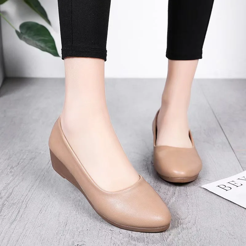 Zapatos planos de primavera y otoño para mujer, zapatos de mujer de alta calidad, nuevos, a la moda, con punta redonda, antideslizantes, de goma, estilo ballet, talla grande, calzado cómodo. ﻿