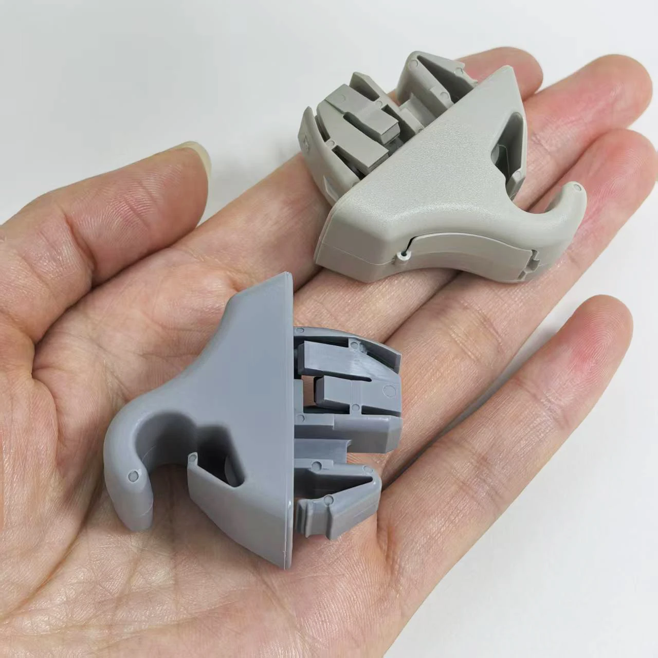 For Mitsubishi Pajero Montero V73V75V77 V93 V97 Car Inner Sun Visor Hanger Hook Clip Bracket Buckle Sun Visor Clip Hook Holder