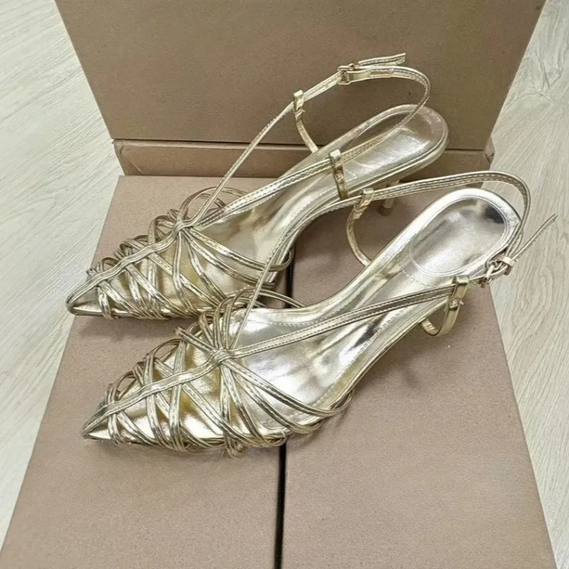 

Золотые летние женские босоножки на высоком каблуке с узким ремешком, дизайнерские пикантные брендовые роскошные женские туфли с острым носком для свадебной вечеринки