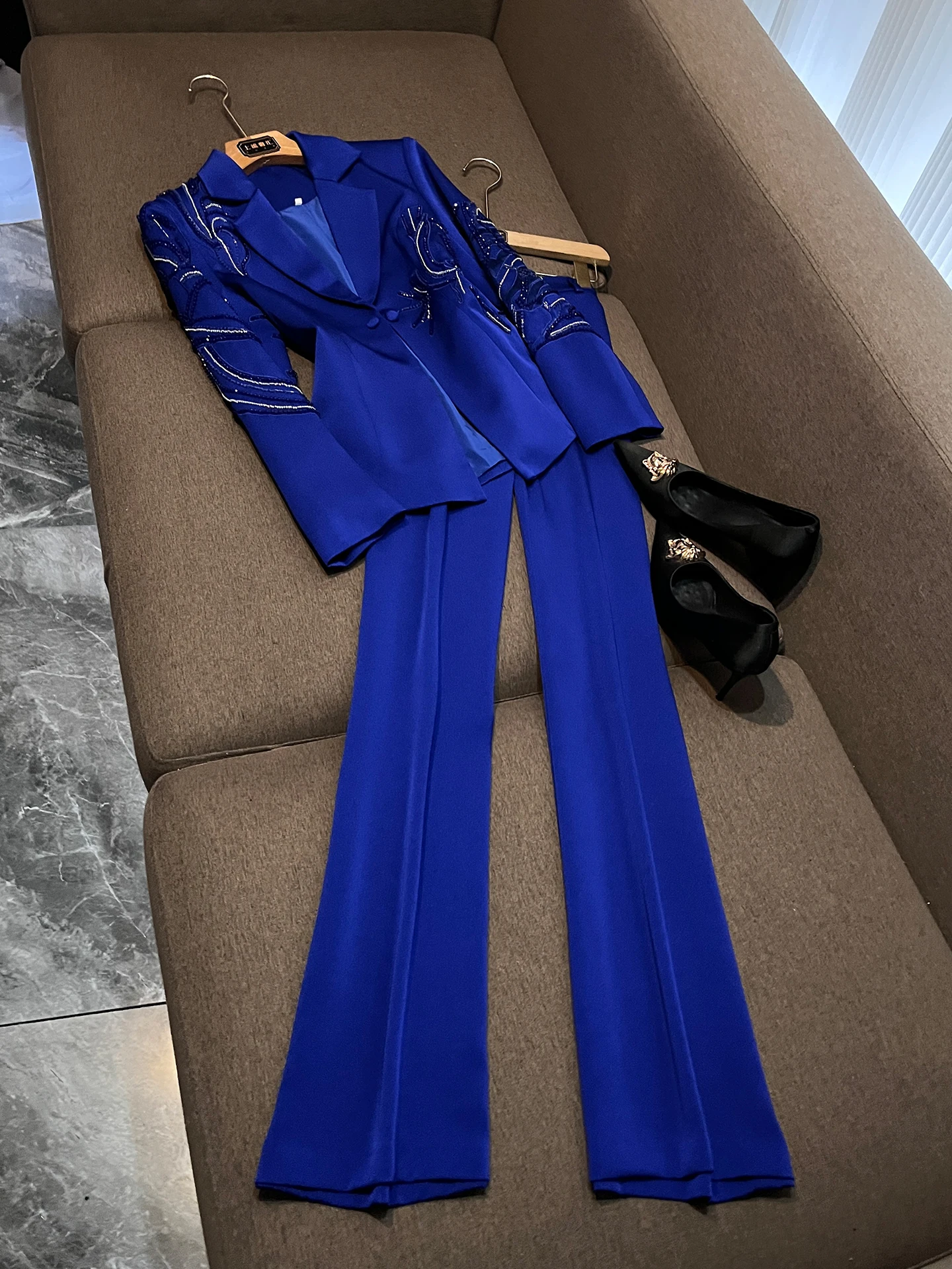 

Элегантный синий костюм с бисером, новинка 2026 года, женский, премиум-версия, комплект из двух предметов, модная деловая одежда AZ900