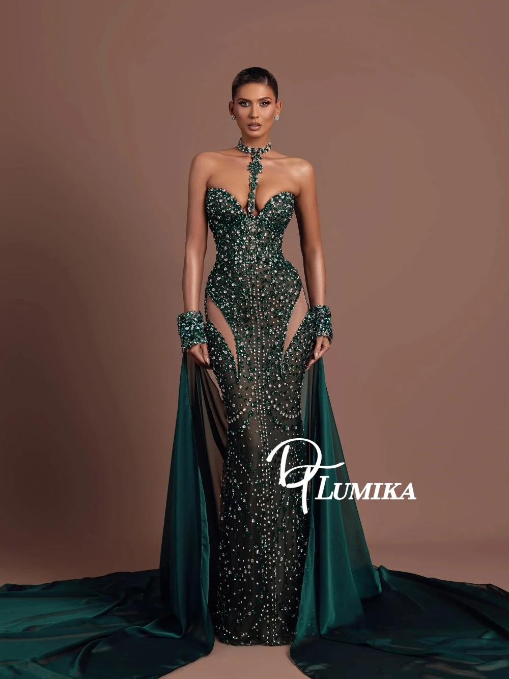 

Новейшее зеленое вечернее платье с бретелькой на шее и накидкой, роскошное привлекательное платье со стразами, индивидуальное платье для выпускного вечера, иллюзия, официальная коктейльная одежда