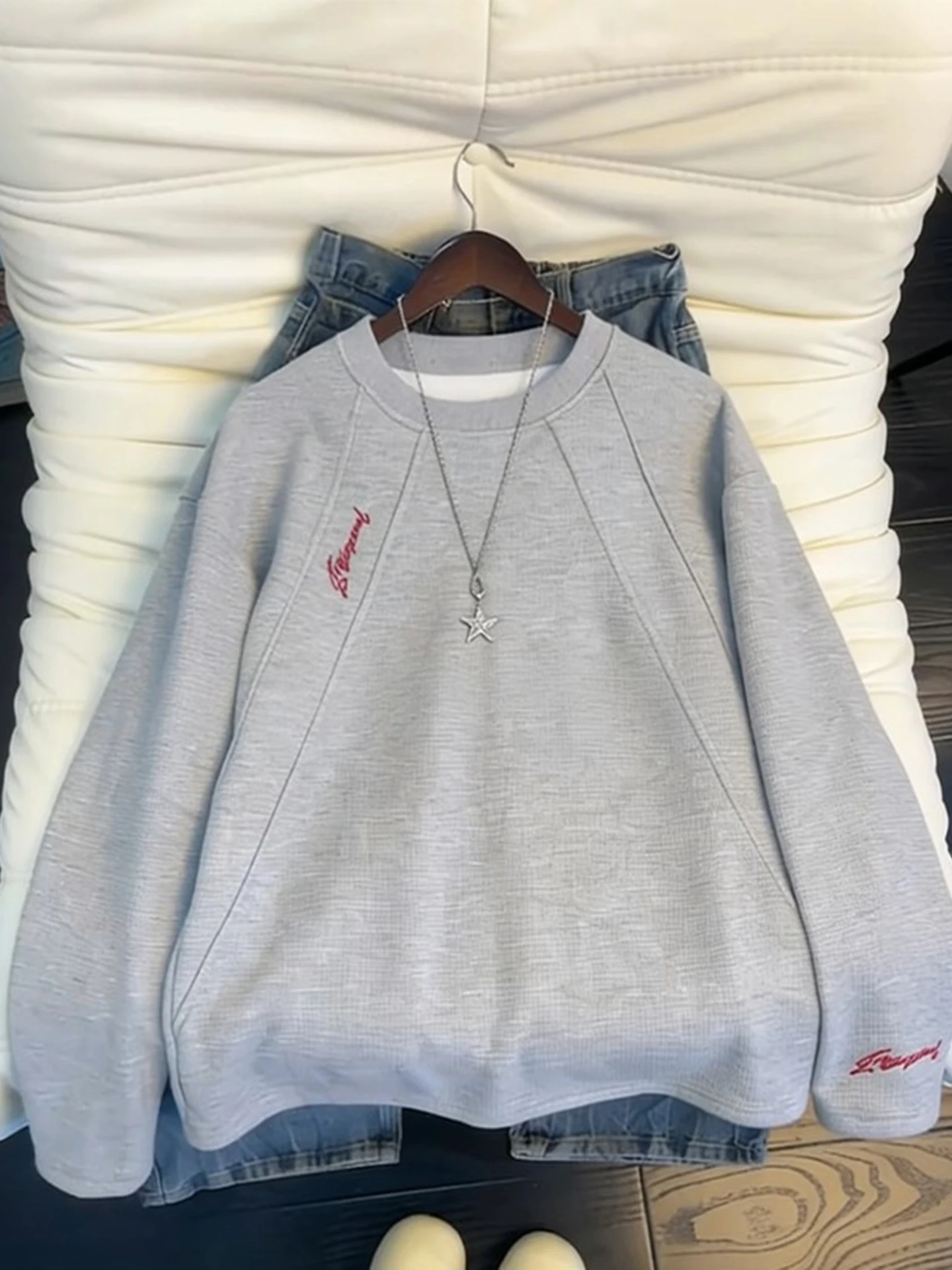 

Thiened Fce Long Sve T-irt Men's Winter Oversize Retro American Sle round Ne Sweatirt with Patchwork Embroidery