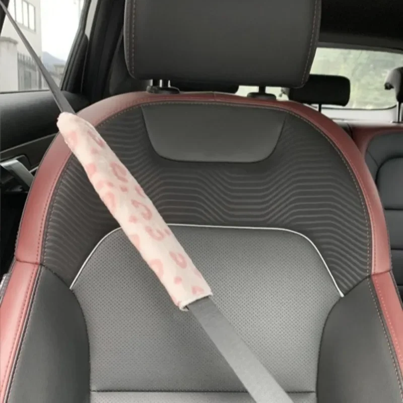 

Pink Leopard Pattern Faux Fur Car Seat Belt Pad - Soft Comfortable Shoulder Cover, Fits All Sedans & SUVs