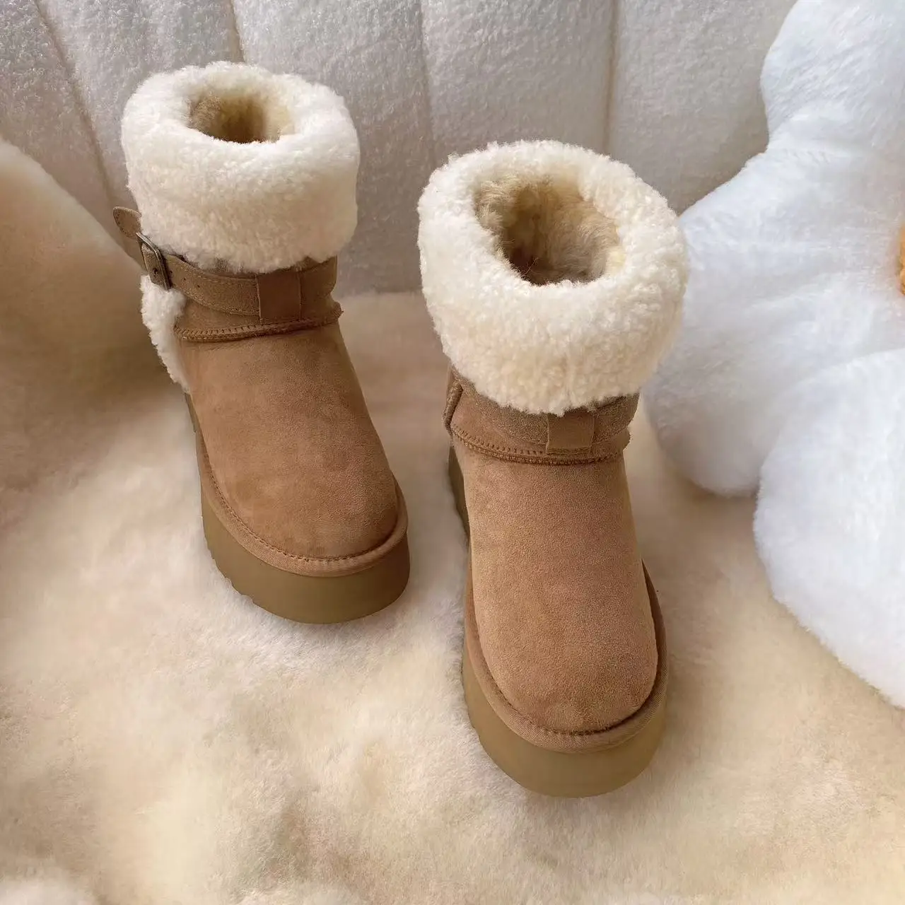 

The Snow Boot. Fold-Over Cuff, Genuine Shearling & A Sturdy Grip. Edge Meets Cozy.