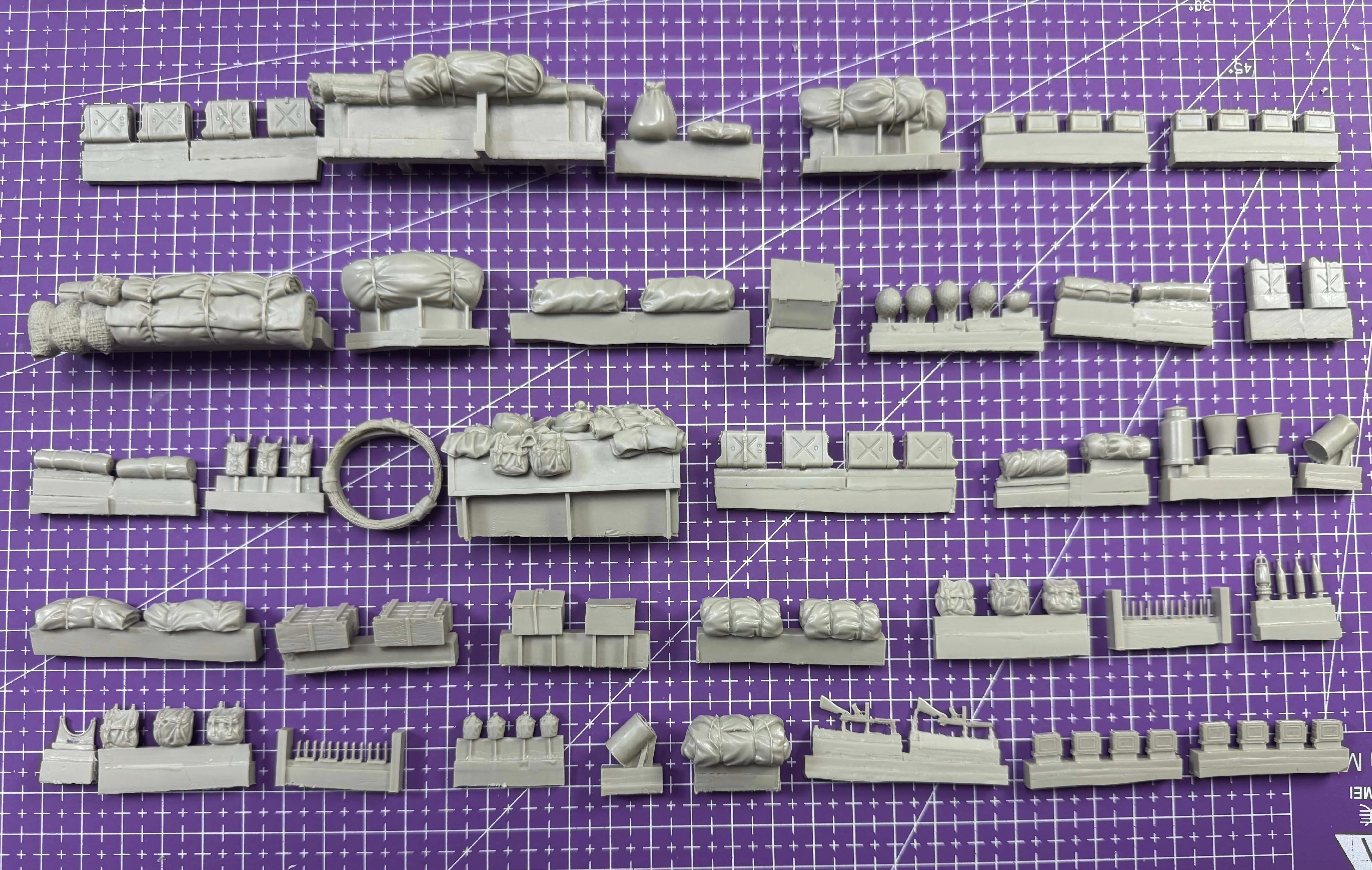 

Набор для сборки модели из литой смолы 1/35, GK, обломки бронетехники M2 Half Track, неокрашенный