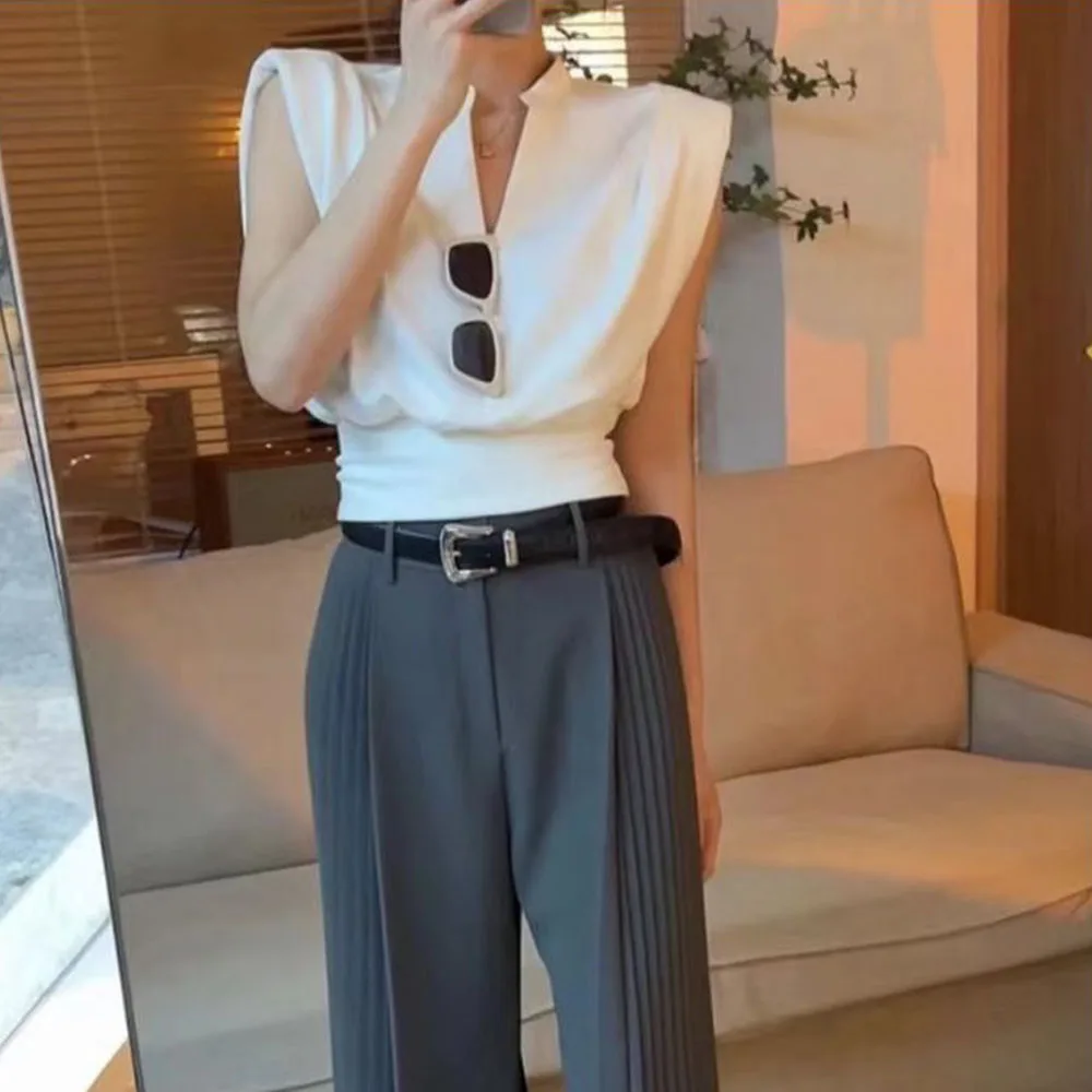 Korean Style Women Blouses V-neck Elegant Chic White Sleeveless Shirts Apricot Crop Tops Office Style Old Money Aesthetic Ladies