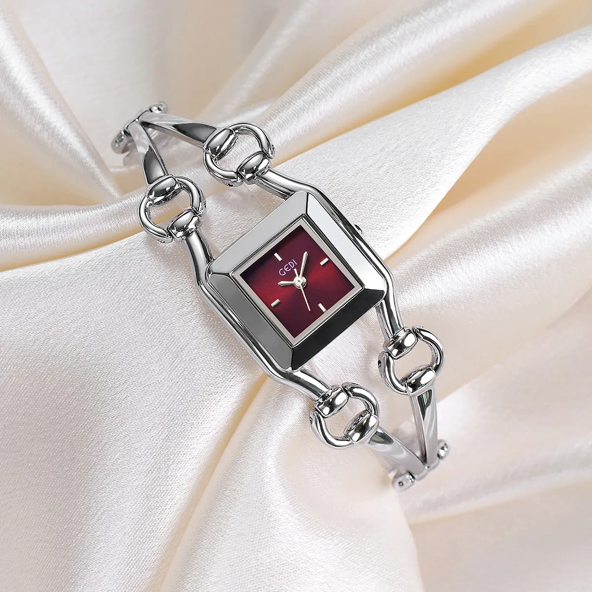 New Women'S LuxurySquare WatchSimple YetSophisticatedElegant And FashionablePerfect For Daily Wear And VersatileQuartz Movement.
