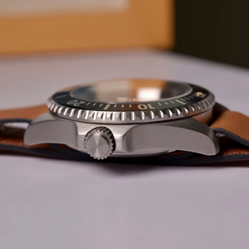 Baltany ساعة أزياء رجالية فاخرة أوتوماتيكية ميكانيكية على الطراز العسكري 42 ملم ساعات رياضية مضيئة من الكريستال الياقوت