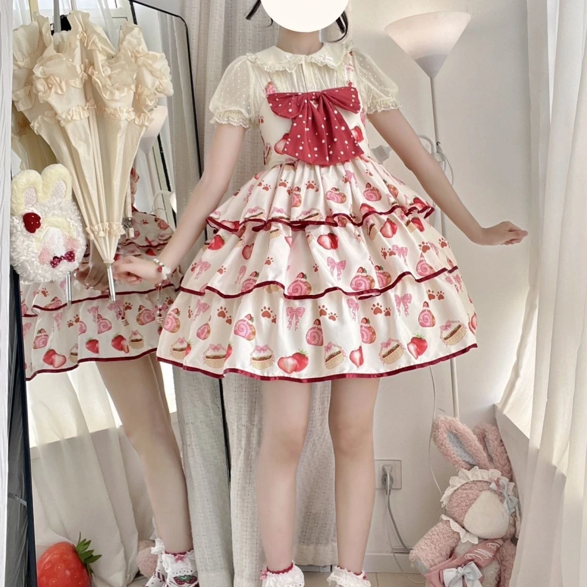 

Милый комплект из двух предметов в стиле Лолита: платье на бретельках с принтом клубники и топ с коротким рукавом, с бантом и приталенным силуэтом для женщин