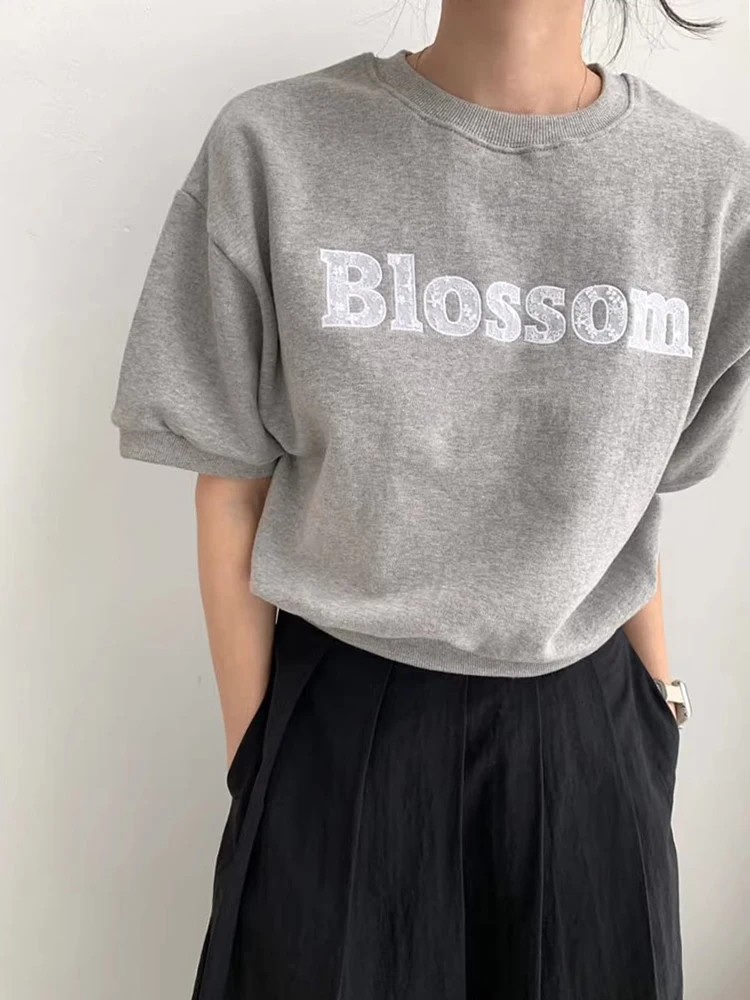 

Стильный летний повседневный свитшот с вышивкой и кружевом, свободного кроя, с коротким рукавом, тонкий, универсальный, в уличном стиле, с круглым вырезом, в корейском стиле