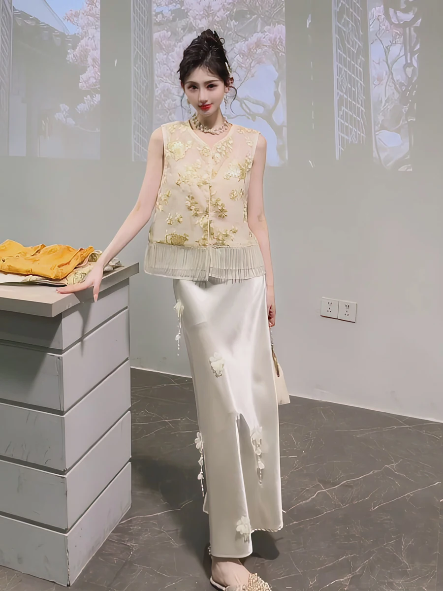 

New Chinese Sle Women's Faion Set Summer 2026 Ultra ular Vest Skirt Small Size Matching Clete Set