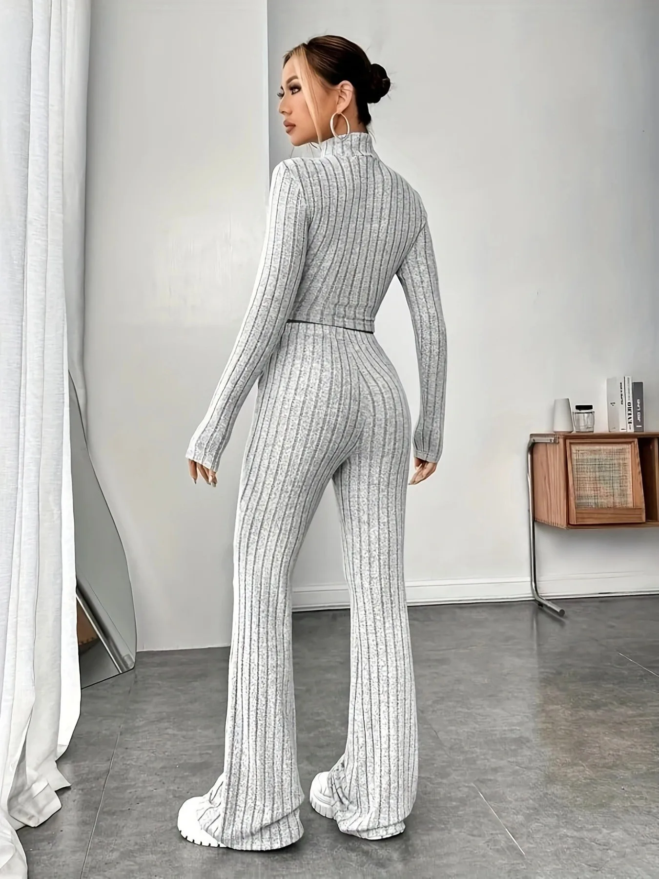 Ensemble pull et pantalon gris pour femme, haut court et slim, mode élégante, tempérament, olympiques ogo deux pièces, vêtements d'automne, nouveau