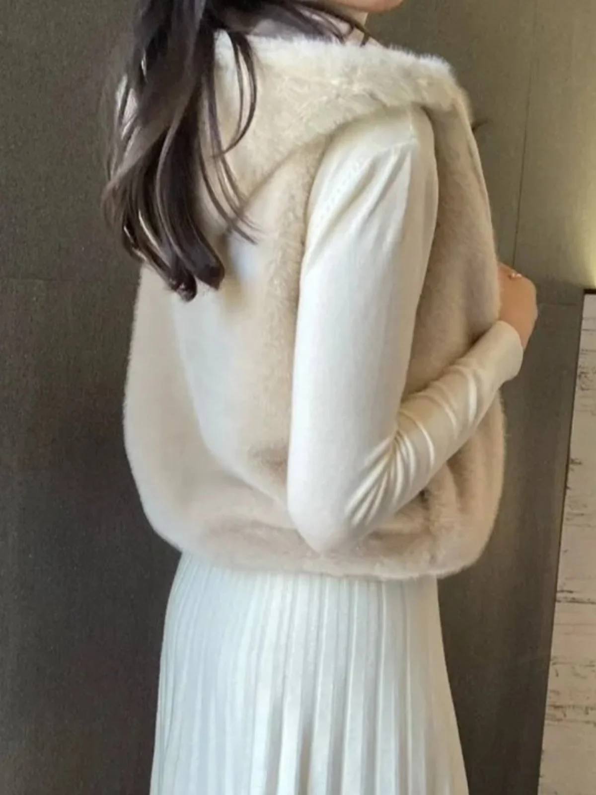 Vrouwen Chic Winter Faionable Losse Bont Vest Jas Capuchon Casual Veelzijdige Nep Nertsen Bont Jaet ort Rits Koreaanse Sle