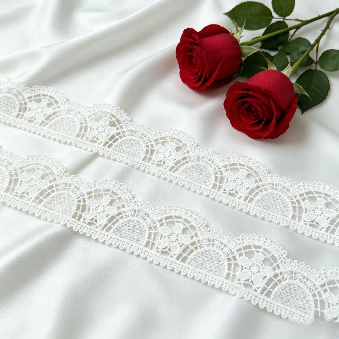 Vintage Hollow-Out Shell Flower Pure Cotton Lace Trim, Width 1.5inch (3.8cm), Delicate Mesh Embroidery Pattern, Soft and Skin-Friendly, Does Not Easily Come Apart, Can Be Used for Children's Clothing Hems, Underwear Edges, Hair Accessories, Gift Box Packaging, Curtain Fabric, Hanfu Garment Edges, DIY Sewing Accessories