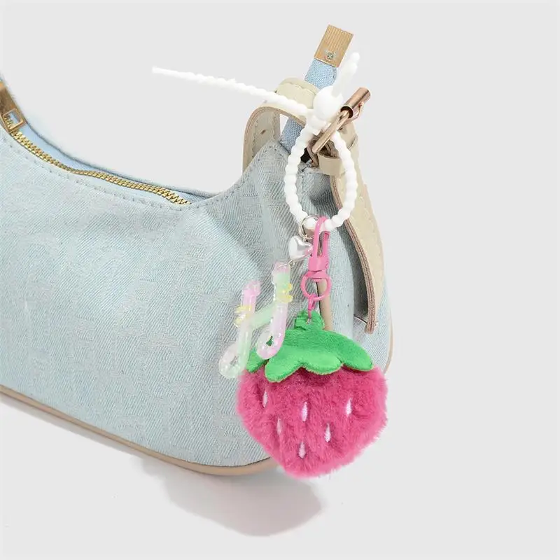 1 Stück Süßer Erdbeer-Schleifen-Plüsch-Schlüsselanhänger für Rucksack, Handykette, Tasche, DIY-Schlüsselring, Mädchen-Geschenke