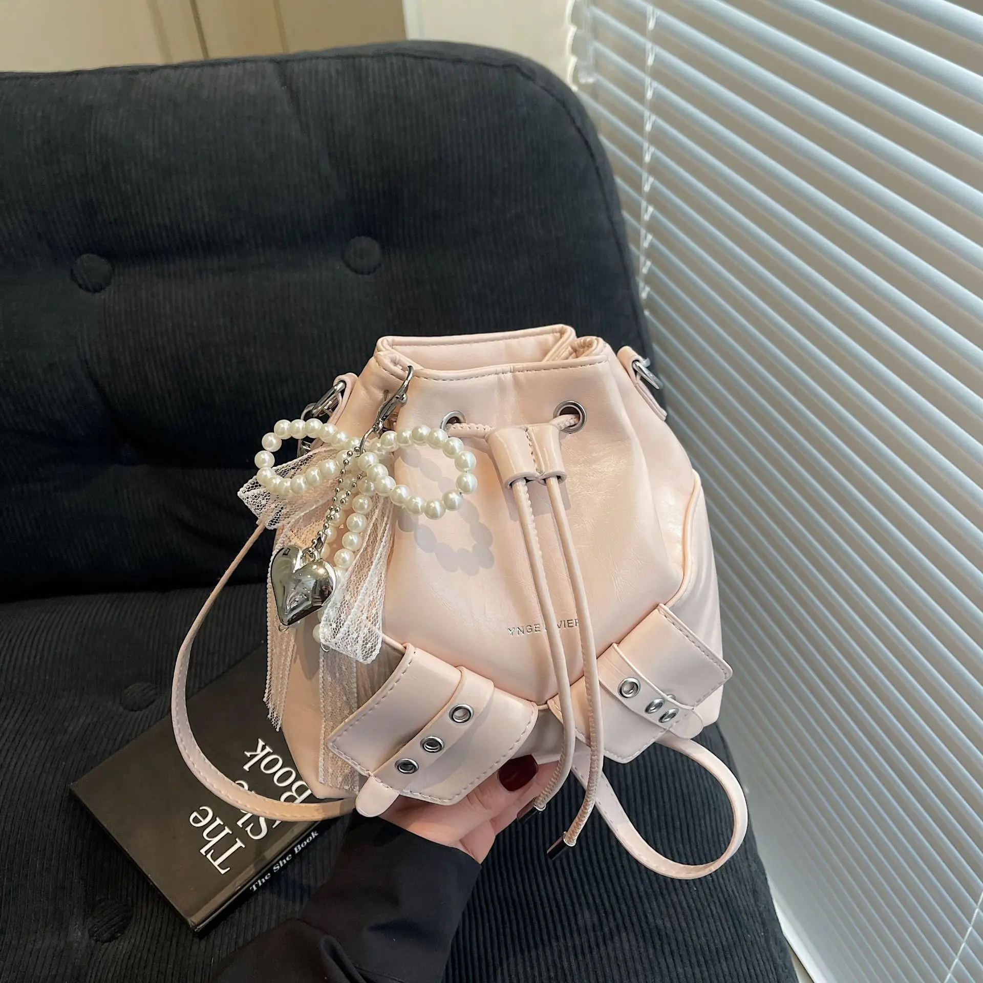 

2025 Studded Bucket Bag for Women Edgy Shoulder Purse Adjustable Crossbody Strap with Top Handle Niche Designer Night Out Bag