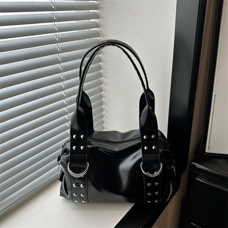 Vintage-Stil PU-Leder Damen Schultertasche Große Kapazität Hochwertige Modische Nieten-Handtasche Y2K Motorradtasche für den täglichen Gebrauch – Detail 26