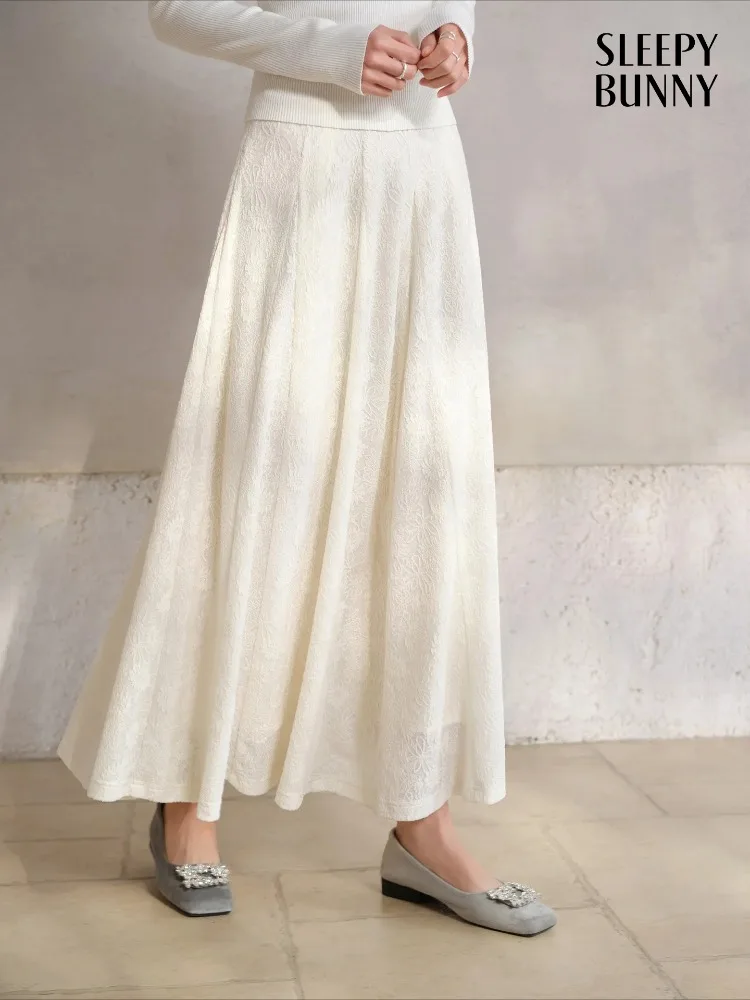 

Elegant Jacquard Knit A-Line Skirt Women High-Waist Flowy Winter Long Skirt French-Style Slimming Textured Hem for Daily Outfits