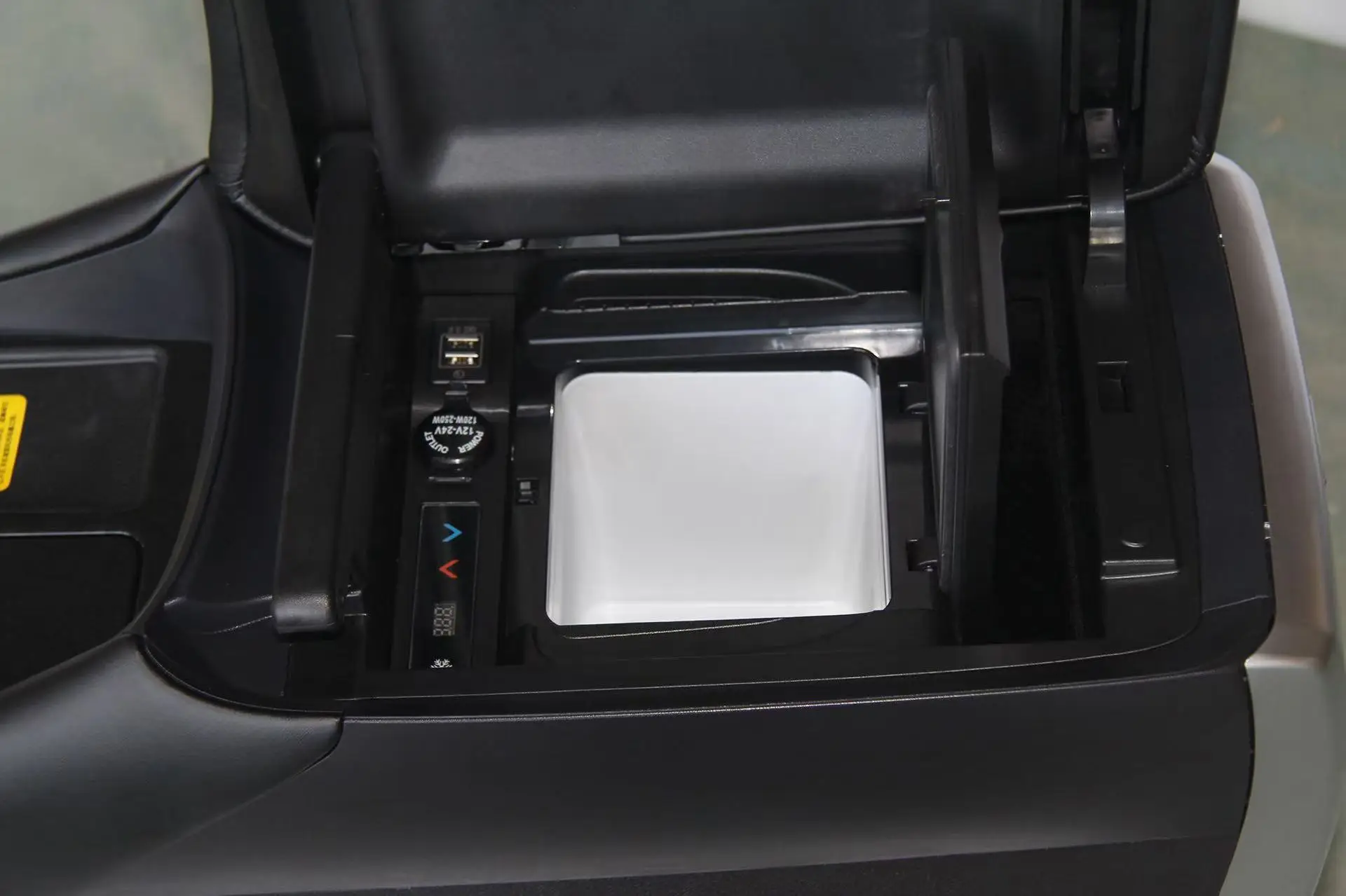 High Quality ABS Material Car Armrest Console Box 220V for Toyota Alphard Velfire Compatible Interior Decoration Interior Kits