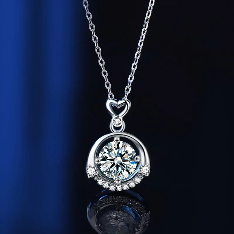 

Mozambique s925 Silver Love Four Claw Necklace for Women, Light Luxury Fashion Versatile Pendant, Clavicle Chain