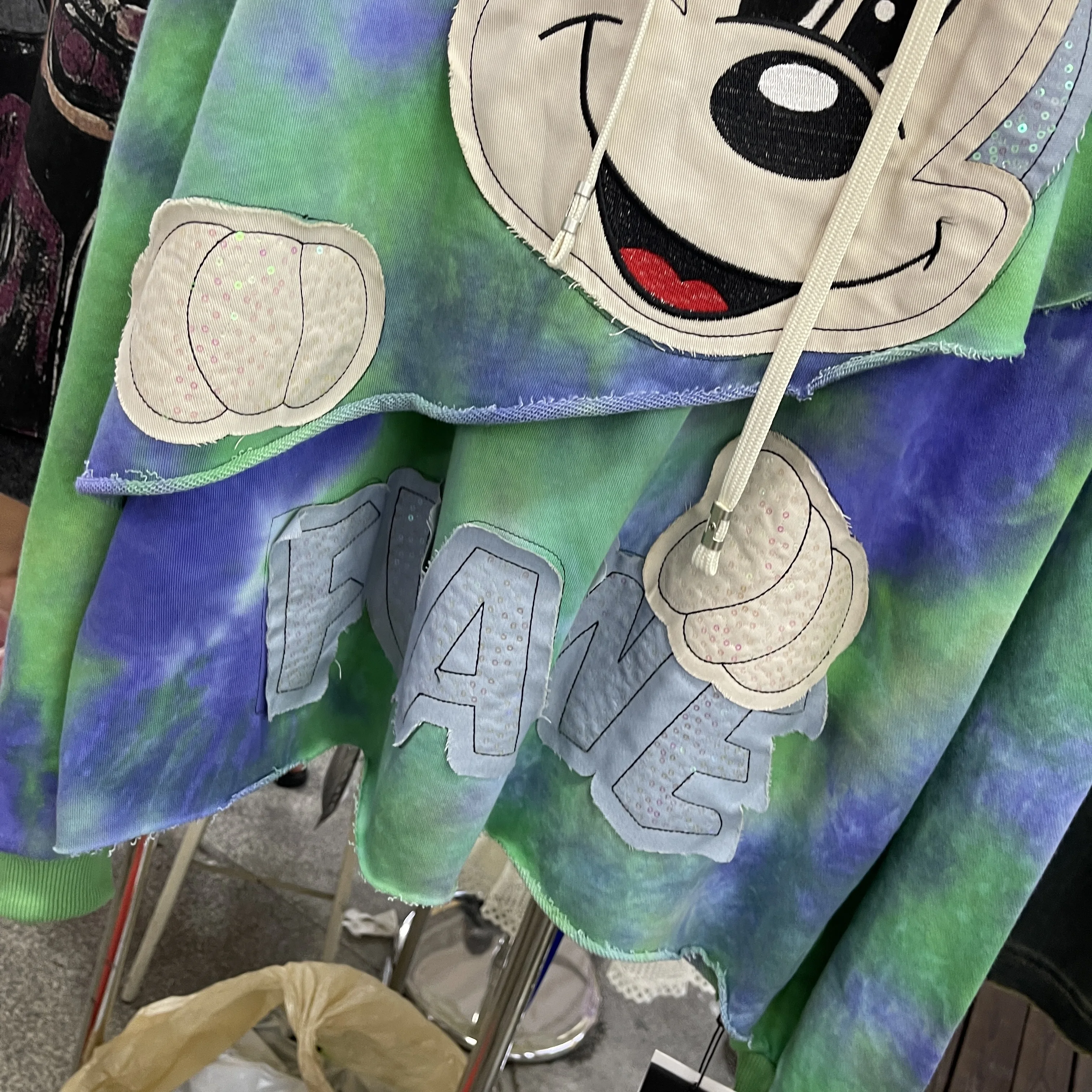 European Style Large Version Cartoon Retro Distressed  2025 Autumn New Loose Mid-Length Patchwork Tie-Dye Anime Hoodie