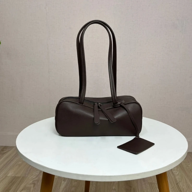 

Purses and Handbags Bags for Women Rectangular Bag Top-grain Leather Shoulder Bag with Underarm Strap Celine ショルダーバッグ