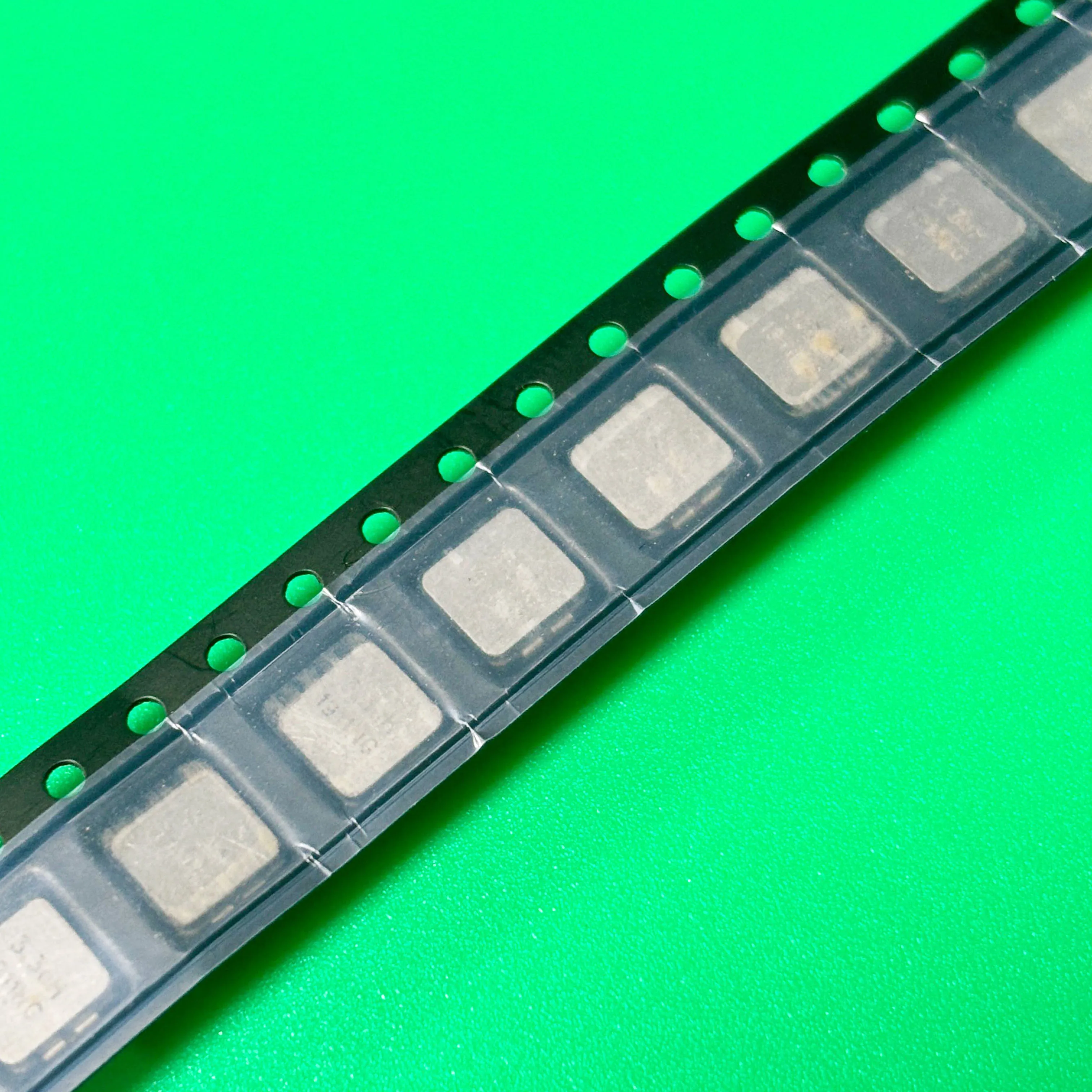 10pcs/lot IHLP2020CZER3R3M11 SMD2020 IHLP2020CZER3R3M 11 SMD FIXED INDUCTORS 3.3UH 5.5A 40.4MOHM SM IHLP2020CZER3R3 M11 IHLP2020