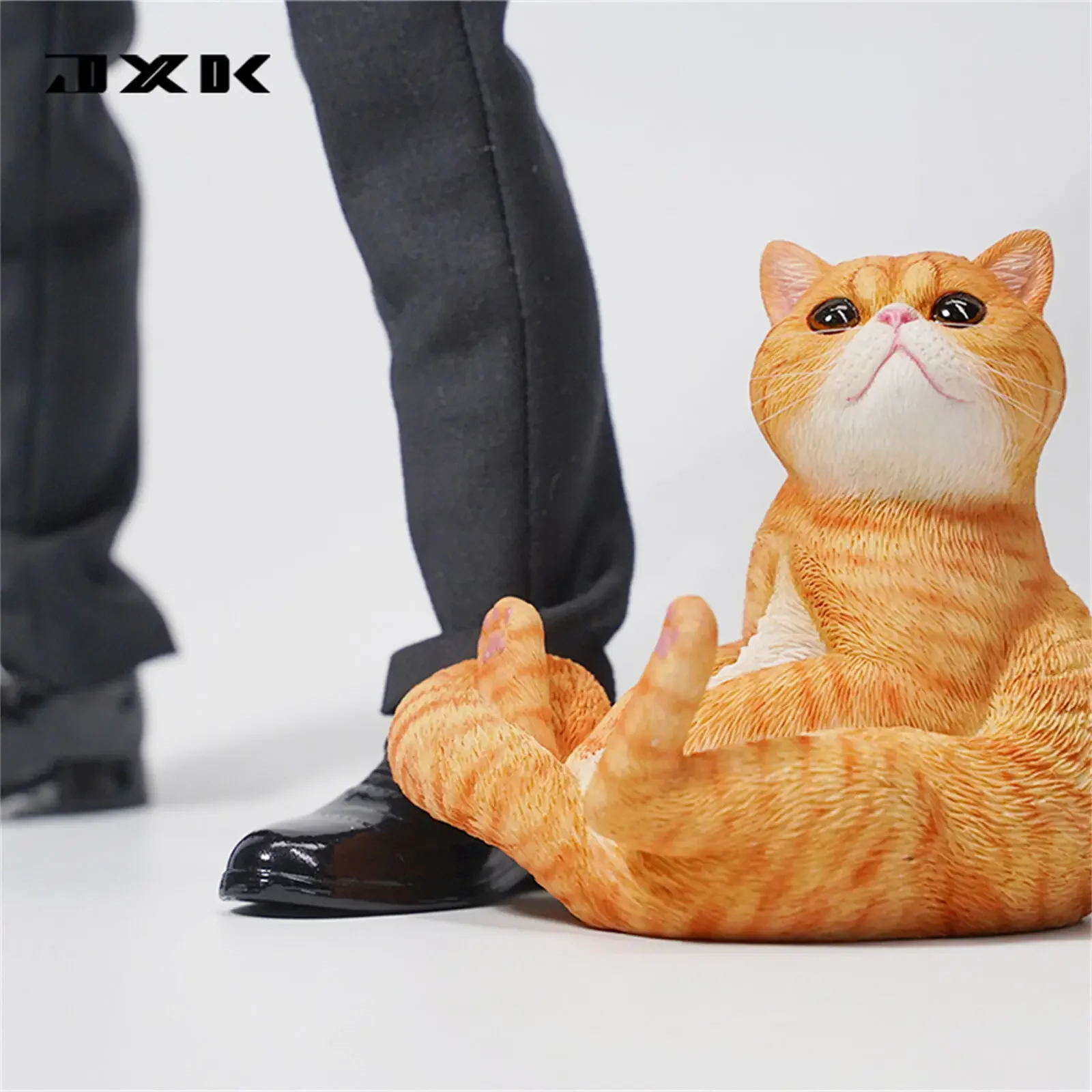 JXK 1/6 Lazy Cat 8.0 Model Pet Cute Animal Scene Decoration With Cushion Soldier Accessory Kids Realistic Toy Birthday GK Gift