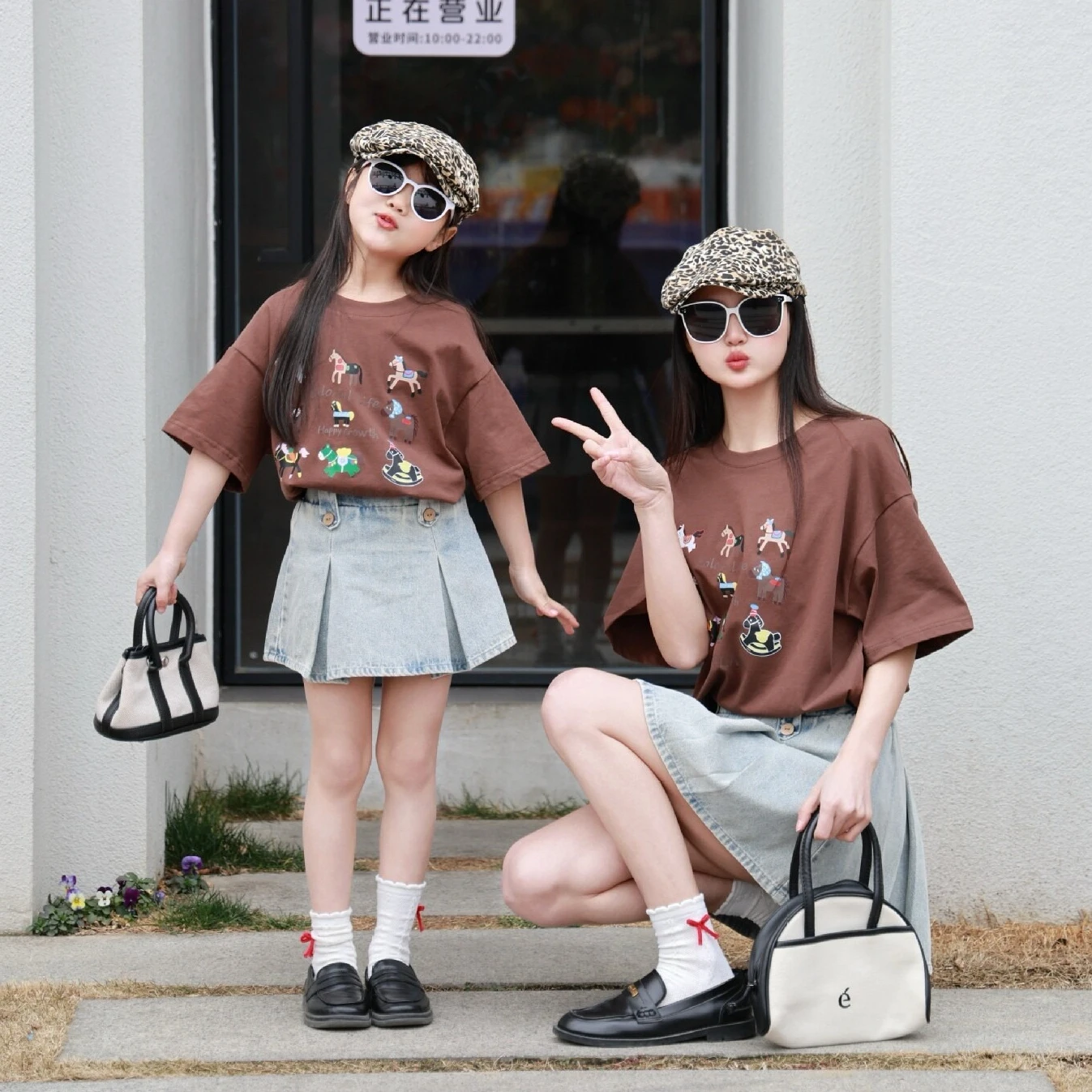 

2026 New Summer Mommy and Me Matching Outfits Cute Cartoon Print Short Sleeve T-shirt Set Fashion Casual Soft Tops