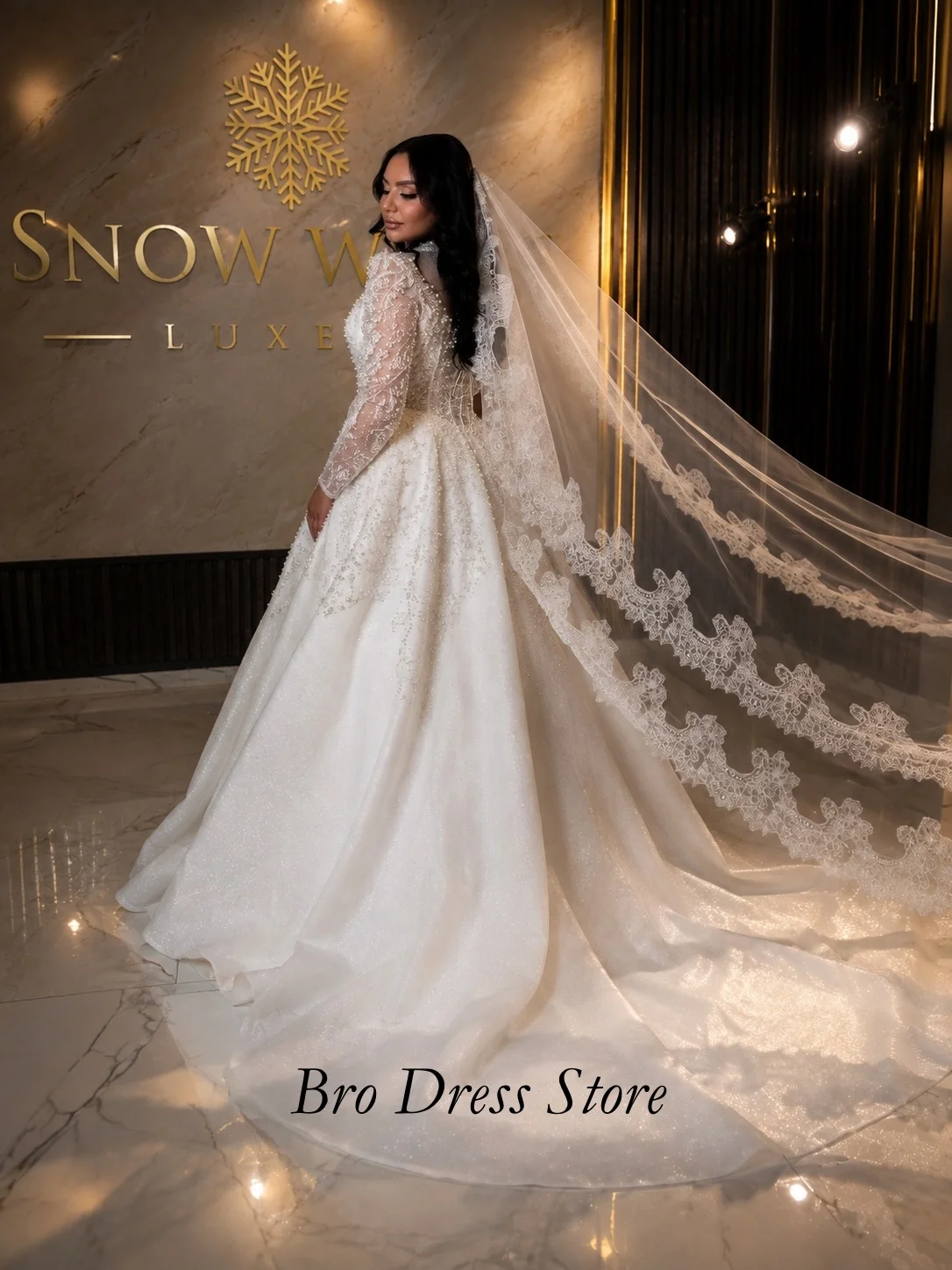 Customzied Luxury Lace Bridal Dress Illusion Neck Long Sleeve Ball Gown Wedding Gown Custom Made Vestido De Novia