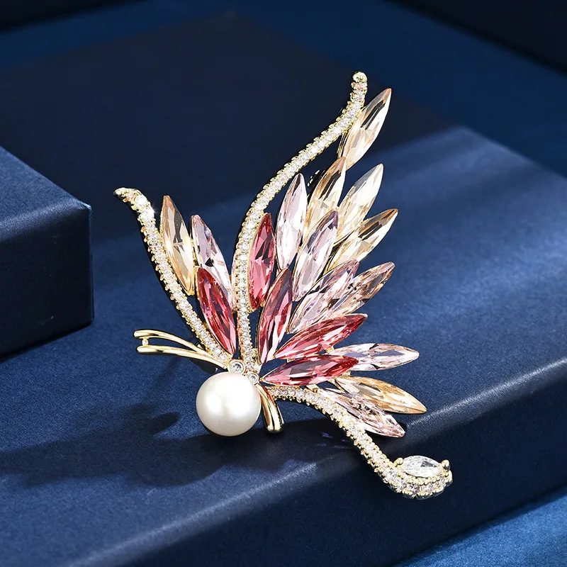 Fashion Bright Color Austrian Crystal Freshwater Pearl Butterfly Women Brooch Elegant Temperament Animal Corsage Accessories