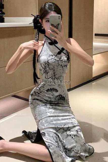 

2025 new retro fashion chinese-style daily improved cheongsam velvet printed women sexy halter-neck sleeveless long qipao dress
