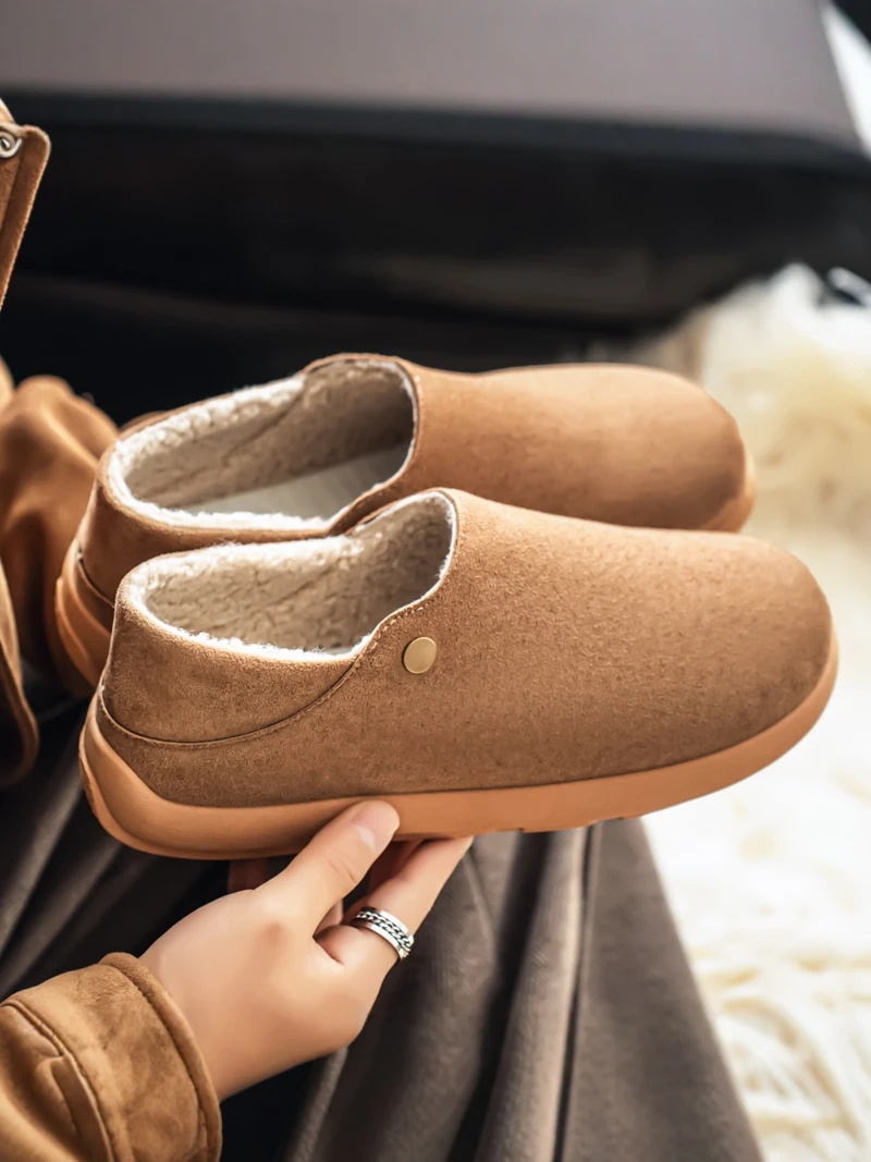  Men's Winter Casual Retro Versatile Slip-On Fleece Lined Work Shoes Soft Bottom Cotton Shoes for Daily Wear