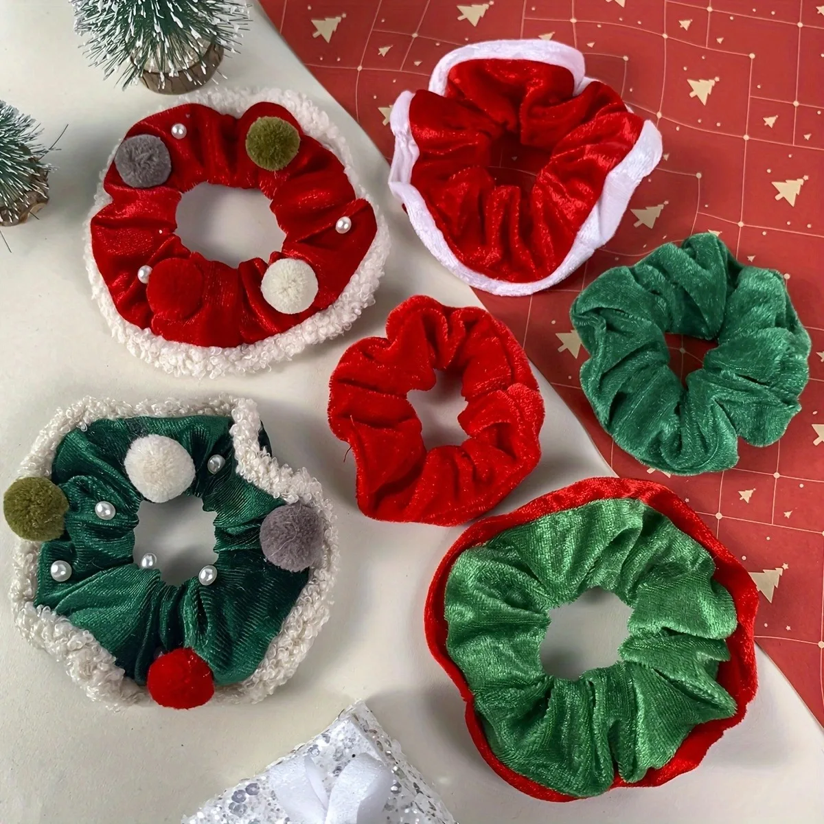 

Christmas Velvet Scrunchies Set, Red and Green Color Scheme Scrunchies Set, Autumn-Winter and New Year Hair Accessories