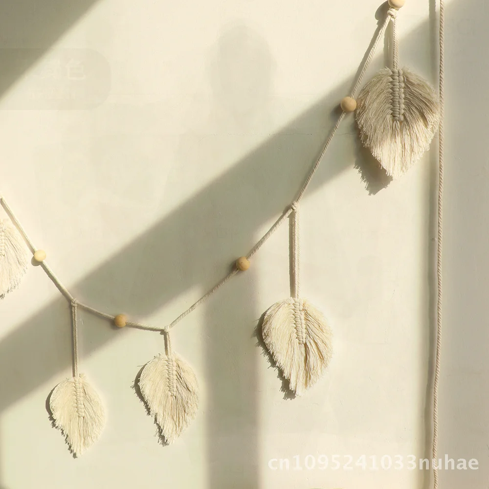 Bohemian Handmade Cotton Woven Maple Leaf Wall Hanging Decorative Piece for Living Room & Bedroom Simple Homestay Decor