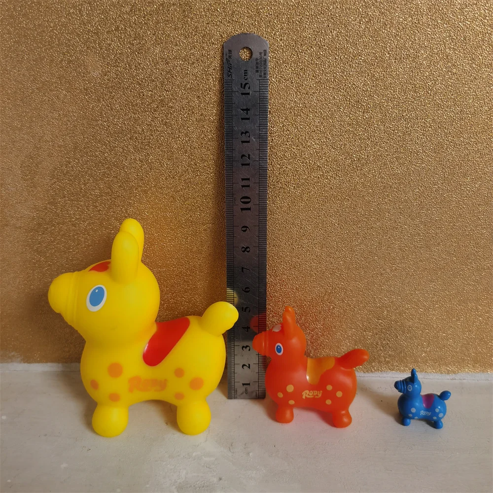 Original 3cm-9,5 cm Multi-Style q niedlichen Rody Jumping Horse weiche Gummi Prise wird ein Modell Spielzeug Figur Ornament genannt