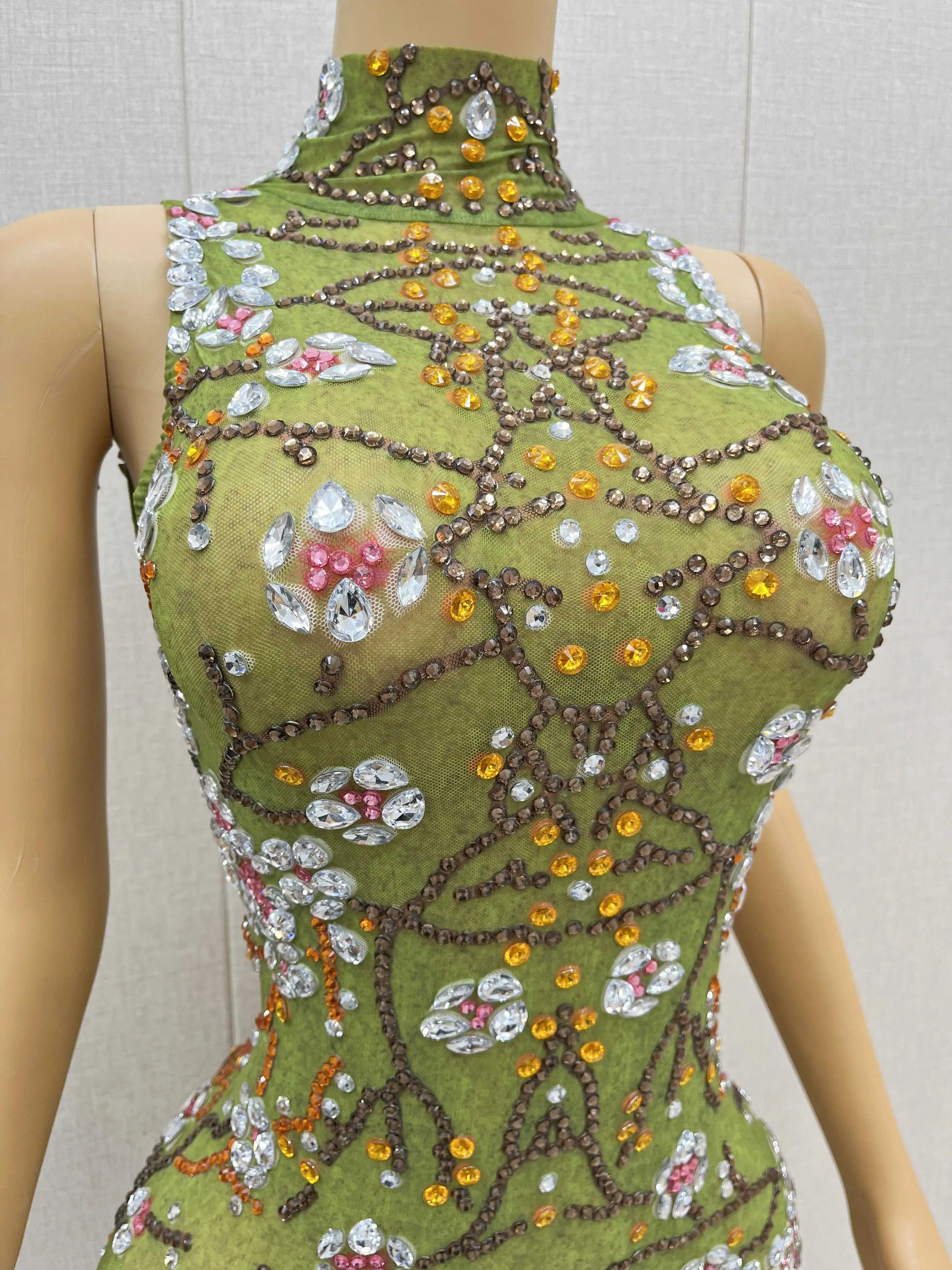 Błyszczące kolorowe raśni jasnozielona sukienka wieczorowa urodziny bez rękawów uroczystość rozciągliwy kostium seksowny strój chunhuaqiuzhi