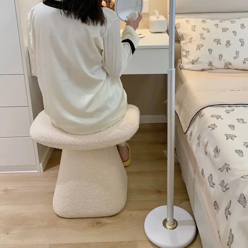 Nordic Bedroom Makeup Stool Home Doorway Porch Shoe Changing Low Stool Simple Creative Bedroom Dressing Table Chair Home