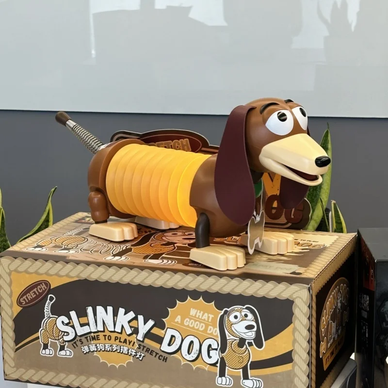Originele Disney Toy Story Slinky Dog Anime Figuren Slinky Dog Ornament Collectie Speelgoed Nachtlampje Desktop Ornament Op voorraad
