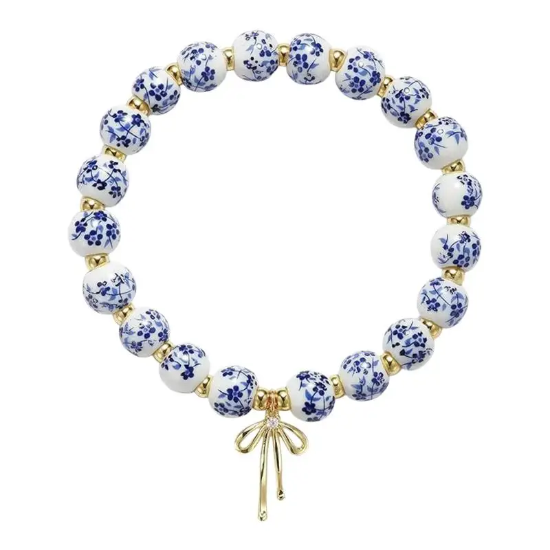 Handgefertigtes Keramikperlen-Armband mit Barockperlen, Blau-Weißes Porzellan-Kreuz, Schmuckgeschenk – Detail 5