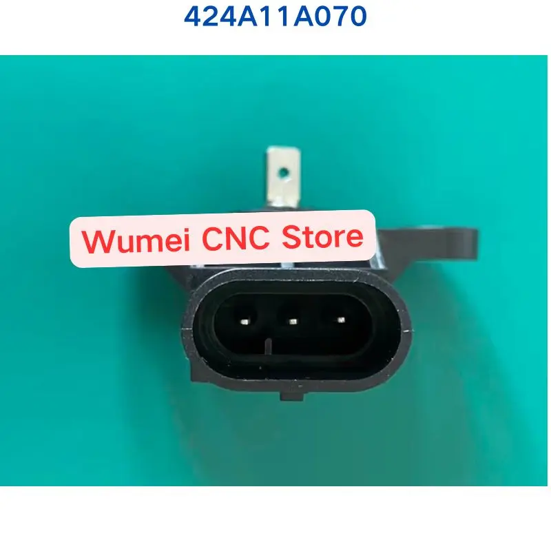 Brand New angle sensor 424A11A070 If you need other specifications please consult