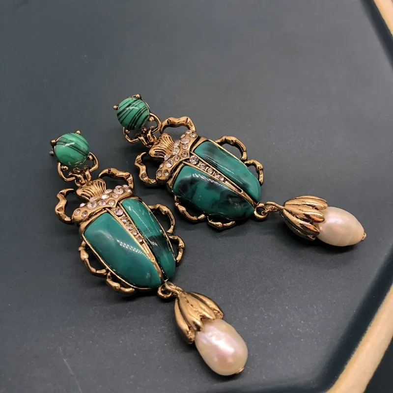 2023 New Ear Clips Vintage Water Drop Drop Ear Clips Mid-length Ear Clip Stud Earrings Baroque Pearl Lava Effect Stud Earrings