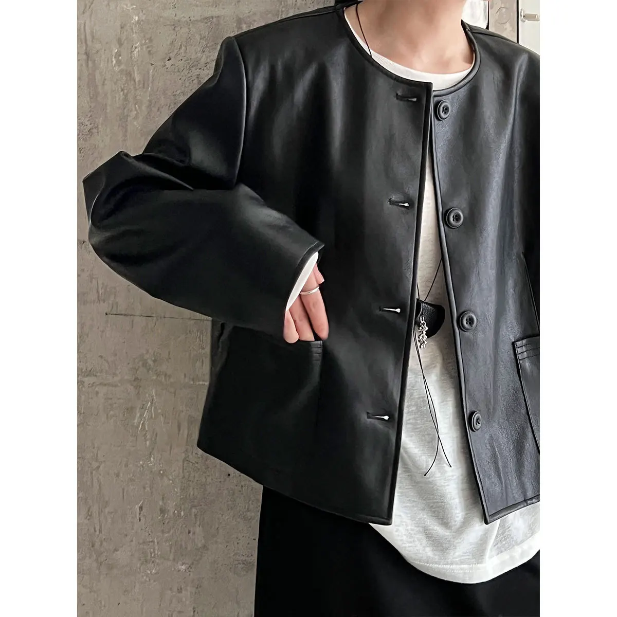 SuperAen O-Ausschnitt im koreanischen Stil, einreihige kurze Lederjacken für Damen, 2025, Herbst, neue High-Street-Fashion-Freizeitmäntel