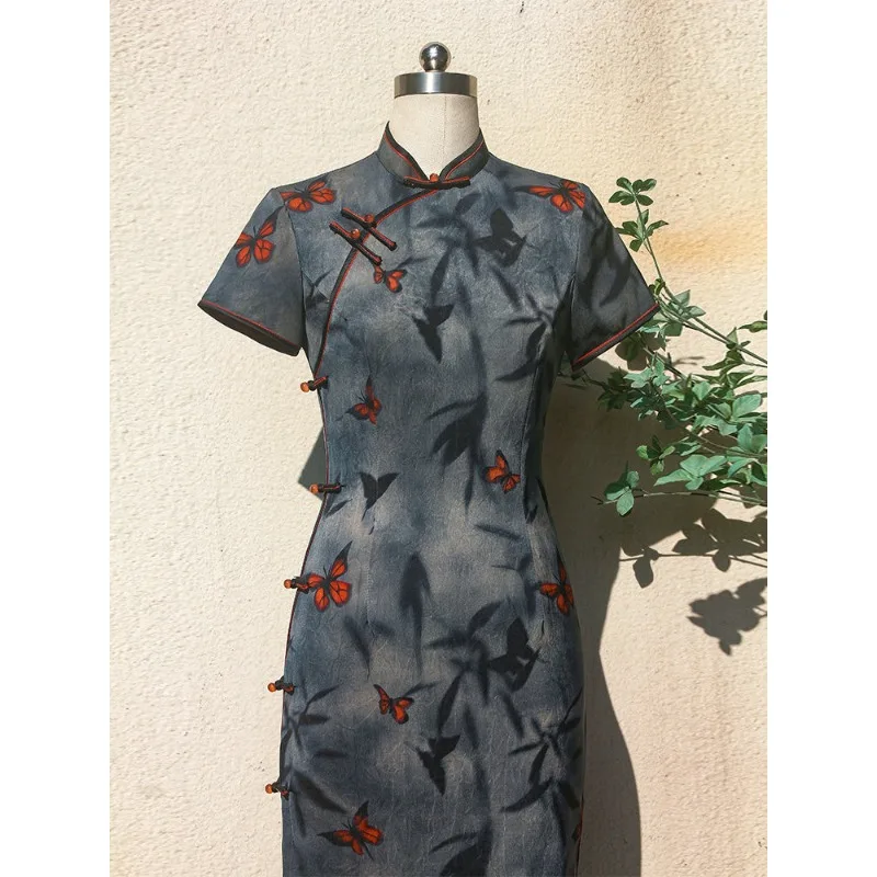 nuevo-cheongsam-chino-2026-color-gris-oscuro-diseno-de-mariposa-estilo-republica-china-de-alta-gama