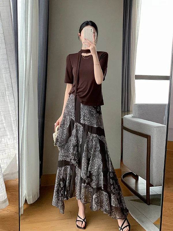 

Korean Style Floral Print Short Sleeve T-Shirt And Half-length Skirt Two-piece Slimming Women's Fashion Set Spring Season